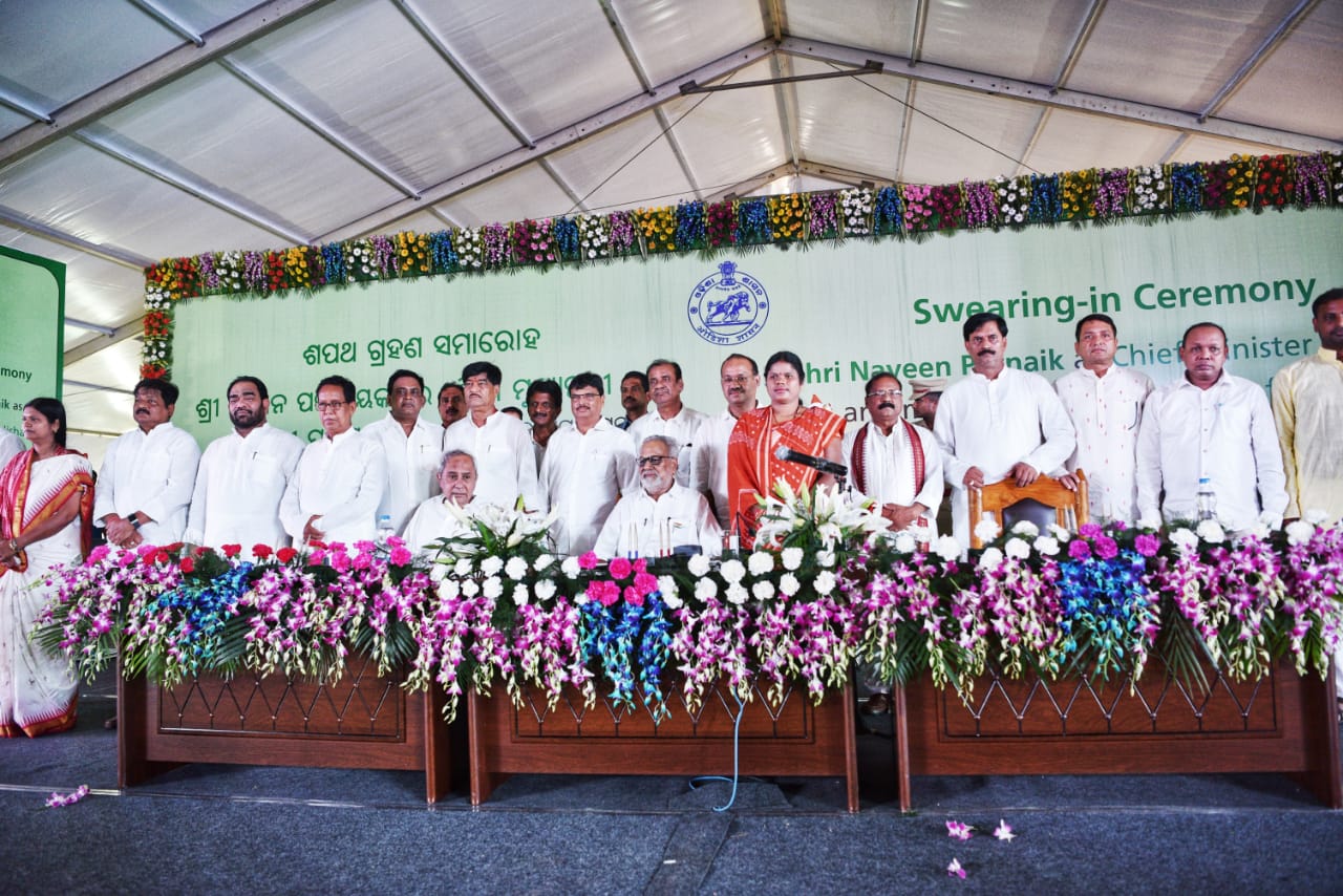 Council of Ministers with CM Naveen Patnaik and Governor ganeshi Lal