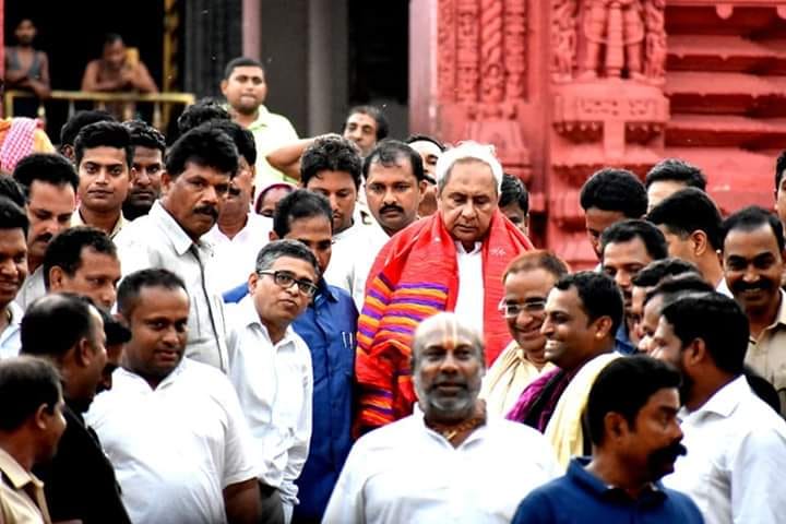 Naveen Patnaik at Jagannath Temple Puri a day before taking oath as Odisha CM for a 5th term