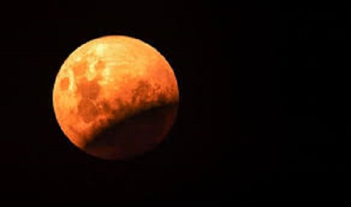lunar eclipse happening2222