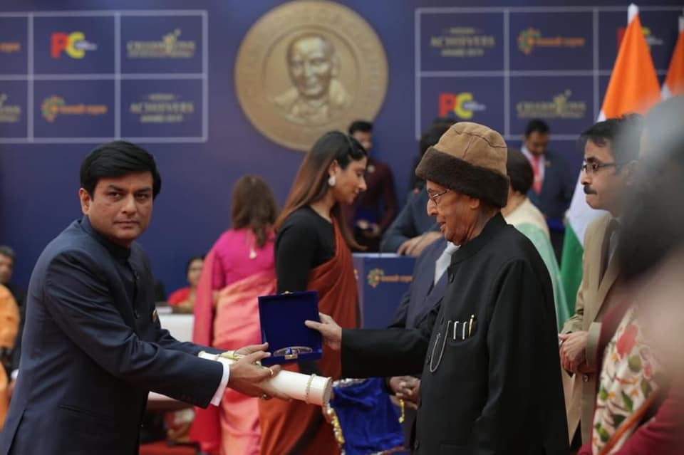 Dilip Kumar Receives Champions of Change Award 2019