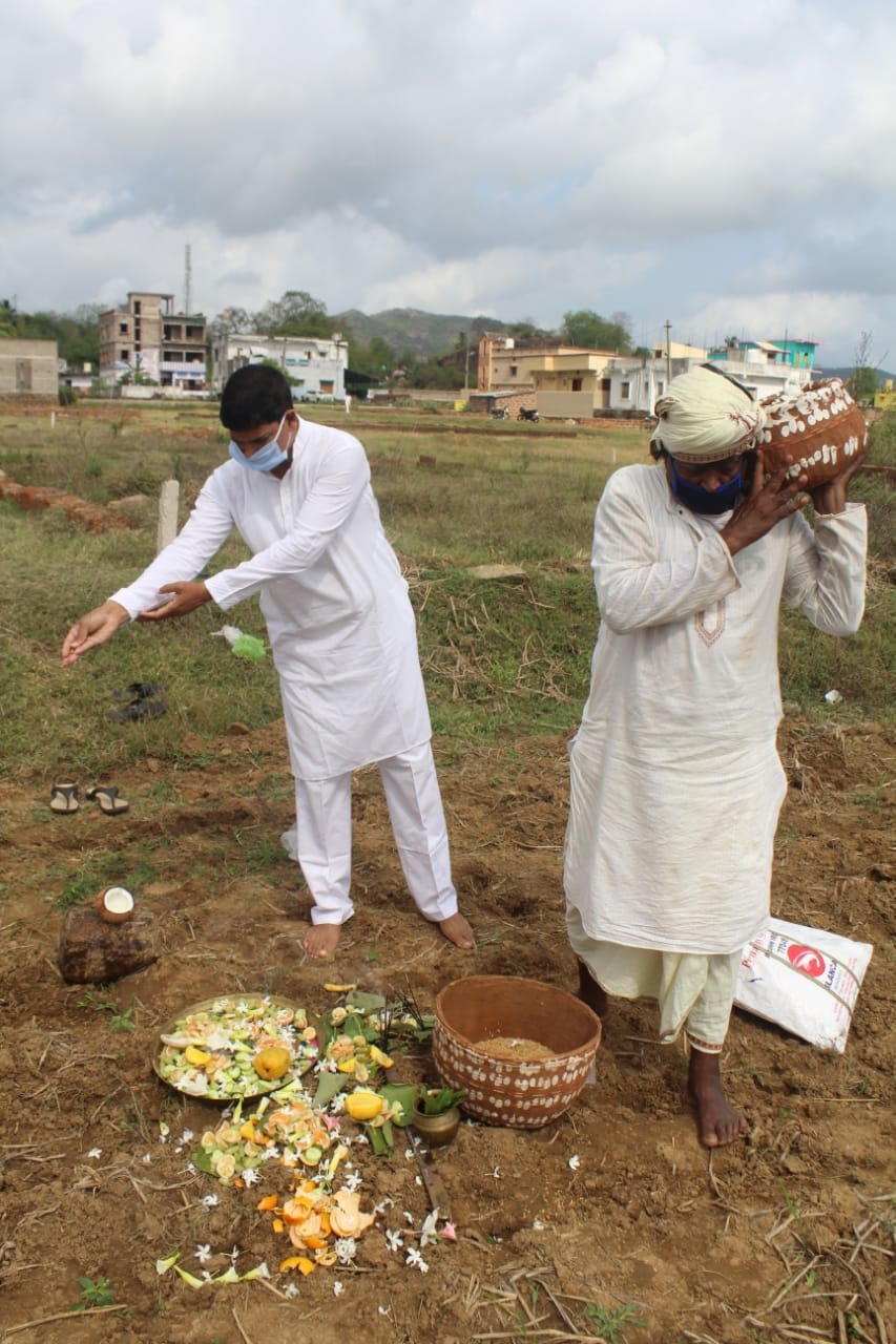 Odisha Agruculture Minister Dr Arun Kumar Sahoo starts ploughing mother earth on the auspicious Akshaya Trutiya 26 April 2020