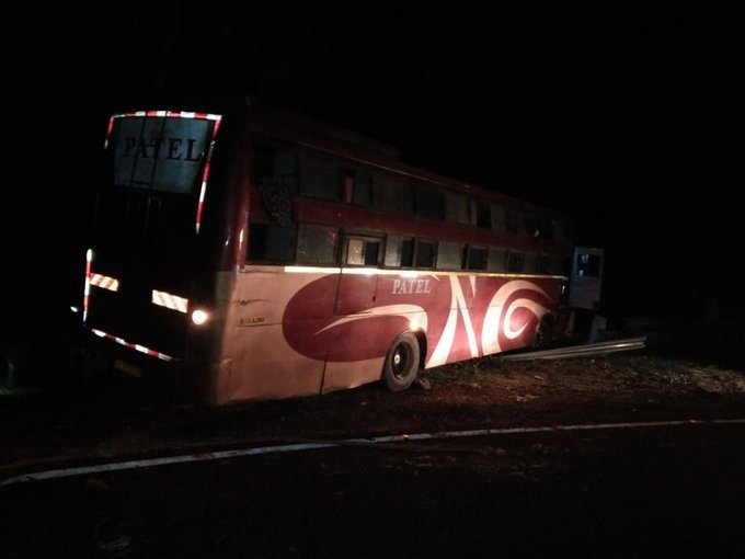 Bus carrying migrant labourers from Gujarat faces accident at Kalinga Ghati in Kandhamal district