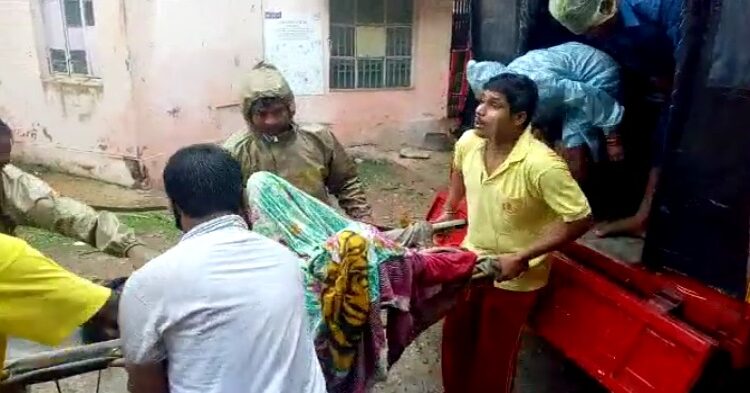 kendrapada mother gives birth baby girl in fire service vehicle